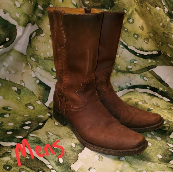 Cowboy boots - Picture 1 of 1